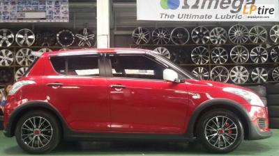 SUZUKI SWIFT ออกจากศูนย์ปุ๊ป มาจัดปั๊ป กับล้อแม็ก LENSO SCB 15 นิ้ว สีดำหน้าเเงา ใช้กับยางเดิม ประกบฝาครอบปั๊มด้วย BREAMBO แดง หล่อ