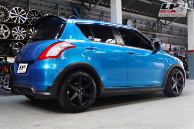 #SUZUKI#SWIFT มาจัดแม็ก #LENSO Jager Craft 17x7.5 ET35 4x100 #ดำด้าน คู่ยางยนต์ DEESTONE R702 205/45-17 พร้อมจัด ฝาครอบ BREMBO สีแดง (F) ขนาด SIZE-S สวยงามลงตัว