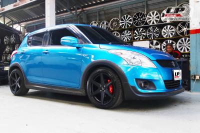 #SUZUKI#SWIFT มาจัดแม็ก #LENSO Jager Craft 17x7.5 ET35 4x100 #ดำด้าน คู่ยางยนต์ DEESTONE R702 205/45-17 พร้อมจัด ฝาครอบ BREMBO สีแดง (F) ขนาด SIZE-S สวยงามลงตัว