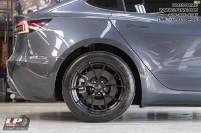 รถ - Tesla Model 3&nbsp;ล้อแม็ก - LENSO Jager Dyna ดำด้าน สเปค- 18x8.5 ET35 5x114.3&nbsp;ใช้ยางเดิม