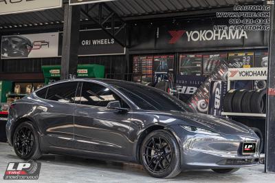 รถ - Tesla Model 3 ล้อแม็ก - W2 Wheels WFF-X FlowForming Crystal Black สเปค - 18x8.5 ET35 5x114.3-5x112 ใช้ยางเดิม