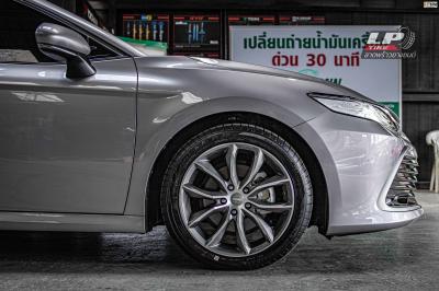 รถ -TOYOTA CAMRY IX (XV70) ป้ายแดง ล้อแม็ก -MOMO H775T ScreamJet เทาหน้าเงา สเปค - 18x8 ET40 5x114.3 รัดยาง - GOODYEAR EAGLE TOURING เบอร์ - 235/45-18