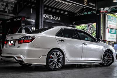 รถ - TOYOTA CAMRY VIII (XV50) ล้อแม็ก - ENKEI SC46 ดำด้าน สเปค - 18x8.5 ET40 5x114.3
ยาง - TOYO PXCR1 เบอร์ - 235/45-18