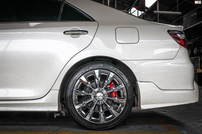 รถ - TOYOTA CAMRY VIII (XV50) ล้อแม็ก - ENKEI SC46 ดำด้าน สเปค - 18x8.5 ET40 5x114.3
ยาง - TOYO PXCR1 เบอร์ - 235/45-18