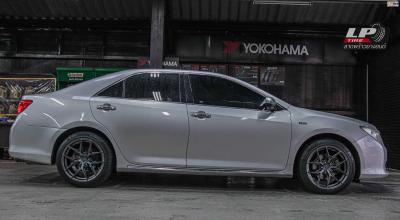 รถ - TOYOTA CAMRY ล้อแม็ก -VAGE VF04 (TMF-104) DARK GM-FLAT ขอบ - 18x8.5 ET35 5x112-5x114.3 ยาง - KUMHO ECSTA PS31 เบอร์ - 225/45-18