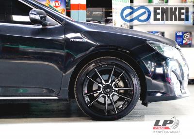 #TOYOTA#CAMRY จัดล้อแม็ก #Enkei#YHI#SC47 18x8.5 ET40 5x114.3 #ดำเงากลึงหน้าเงา พร้อมยาง DEESTONE R702 225/45-18 ล้อแม็กพร้อมยาง ยังสวยลงตัวแบบหล่อขึ้นทีเดียวของรถลูกค้า