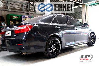 #TOYOTA#CAMRY จัดล้อแม็ก #Enkei#YHI#SC47 18x8.5 ET40 5x114.3 #ดำเงากลึงหน้าเงา พร้อมยาง DEESTONE R702 225/45-18 ล้อแม็กพร้อมยาง ยังสวยลงตัวแบบหล่อขึ้นทีเดียวของรถลูกค้า