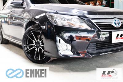 #TOYOTA#CAMRY จัดล้อแม็ก #Enkei#YHI#SC47 18x8.5 ET40 5x114.3 #ดำเงากลึงหน้าเงา พร้อมยาง DEESTONE R702 225/45-18 ล้อแม็กพร้อมยาง ยังสวยลงตัวแบบหล่อขึ้นทีเดียวของรถลูกค้า