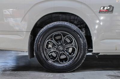 รถ - TOYOTA COMMUTER ล้อแม็ก - L.T.C (SY) TYT-361 ดำหน้าเงา ขอบ - 16x7 ET30 6x130 ยางเดิม - YOKOHAMA เบอร์ - 235/55-16