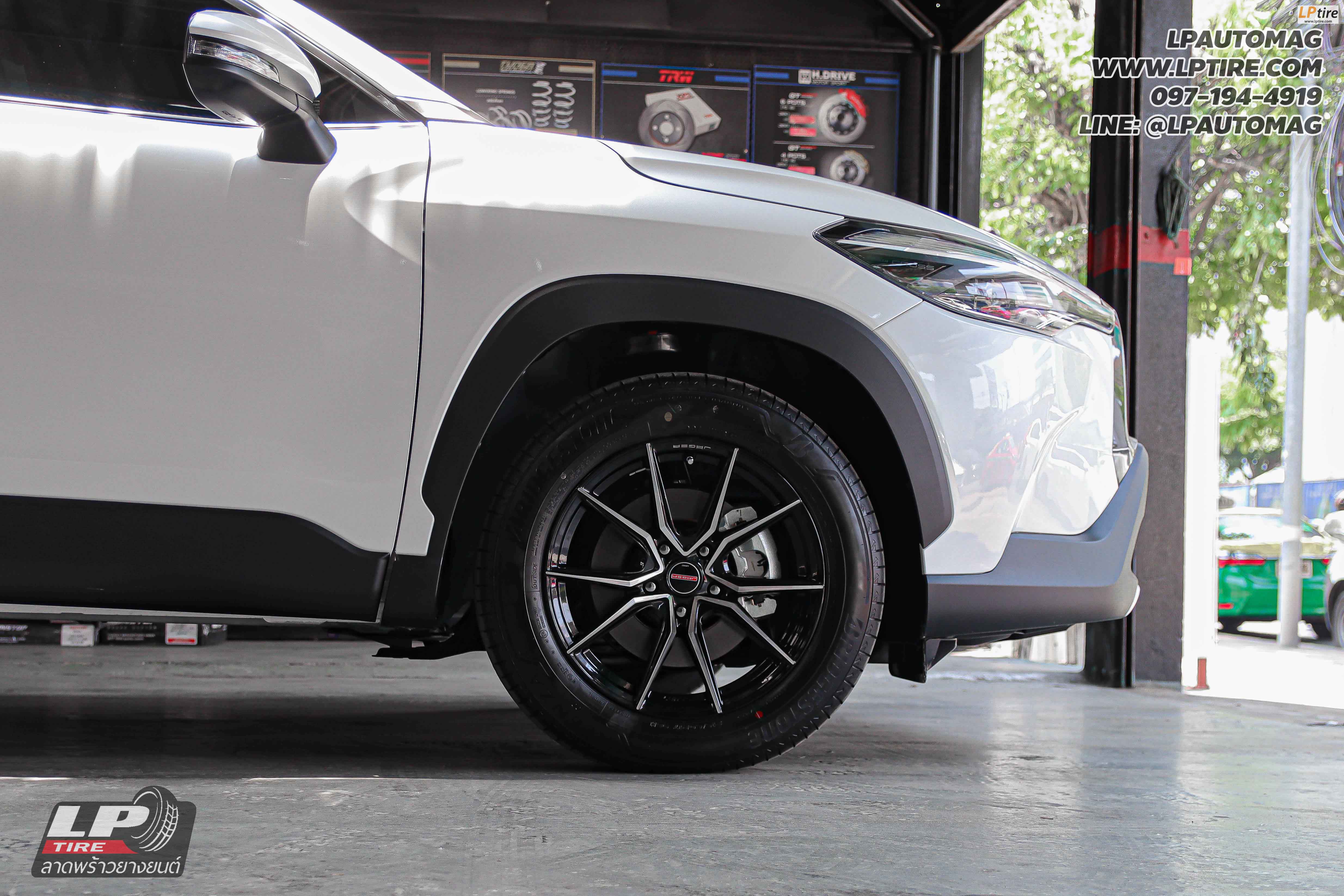 รถ - TOYOTA CROSS ล้อแม็ก - LENSO JAGER JAVA ดำหน้าเงา สเปค - 17x7.5 ET38 5x114.3 ยาง - BRIDGESTONE เบอร์ - 215/60-17