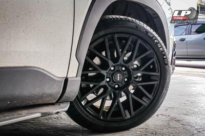 รถ -TOYOTA CROSS XG10 ล้อแม็ก - MOMO H486T REVENGE ดำด้าน สเปค - 18x8 ET38 5x114.3
รัดยาง - MICHELIN PRIMACY 4 เบอร์ - 225/55-18 (ยางเดิม)