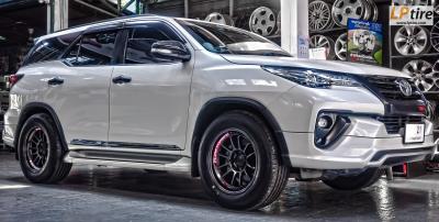 Toyota Fortuner + ล้อแม็ก LENSO VENOM-5 18x9 ET0 6x139.7 HD