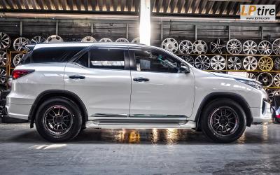 Toyota Fortuner + ล้อแม็ก LENSO VENOM-5 18x9 ET0 6x139.7 HD