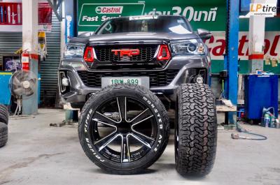 Toyota REVO + แม็ก LENSO RTK ขอบ20 ดำเงาขลิปเงิน + ยาง MONSTOR AT2 265/50-20