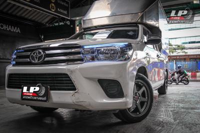  
รถ - TOYOTA REVO ล้อแม็ก -SSW S202 (TE37) เทาด้าน สเปค - 17x7.5 ET40 5x114.3
รัดยาง - DEESTONE PREMIUM TOURER RA01 เบอร์ - 215/50-17