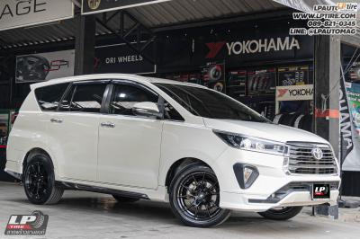 รถ - TOYOTA INNOVA&nbsp;ล้อแม็ก - W2 Wheels WFF-F FlowForming Crystal Black สเปค- 18x8.5 ET35 5x114.3-5x112&nbsp;ยาง- TOYO TIRES PROXES CR1 เบอร์- 235/50R18