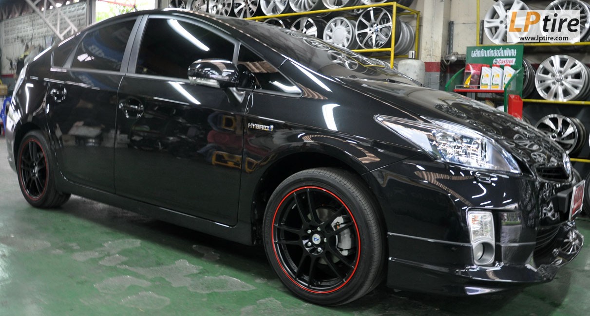 Toyota Prius + ล้อแม็ก SSW Spider (S093) 17นิ้ว สีดำขอบแดง + ยาง Yokohama V551 215/45R17