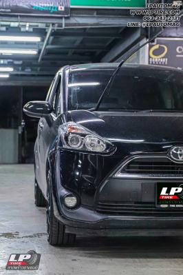 รถ -TOYOTA SIENTA ล้อแม็ก - ENKEI SC22 ดำด้าน สเปค - 17x7 ET40 5x100-5x114.3 ยาง - YOKOHAMA ES32 เบอร์ - 205/45-17