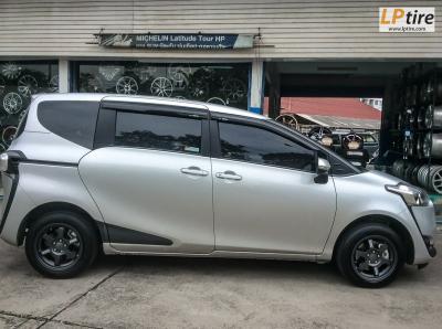 TOYOTA SIENTA + ล้อแม็กลาย TE37 ขอบ 15x7 นิ้ว ET35 5x100 สีเทา