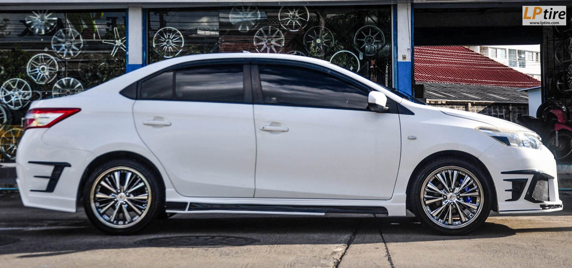 TOYOTA VIOS จัดล้อ VIP ล้อแม็ก SSW Hawk (S235) หน้าตื้นหลังลึก 17x7.5 4H100 BC ยาง 205/45-17 YOKOHAMA ES32