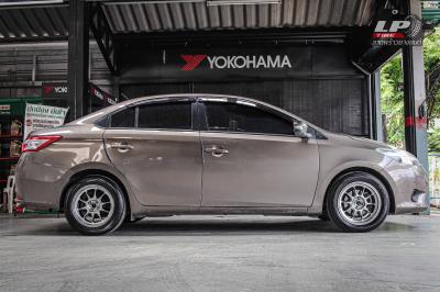 รถ -TOYOTA VIOS ล้อแม็ก - ENKEI SC55 HS สเปค - 15x7 ET28 4x100 รัดยาง - Nexen N blue HD Plus เบอร์ - 205/55 -15 (ยางเดิม)