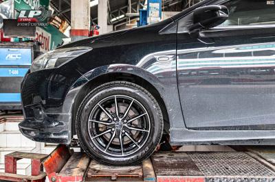 รถ - TOYOTA VIOS II (NCP150) ล้อแม็ก - ENKEI DRACO ดำหน้าเงา สเปค -15x6.5 ET38 4x100
รัดยาง - DEESTONE R702 เบอร์ - 195/55-15