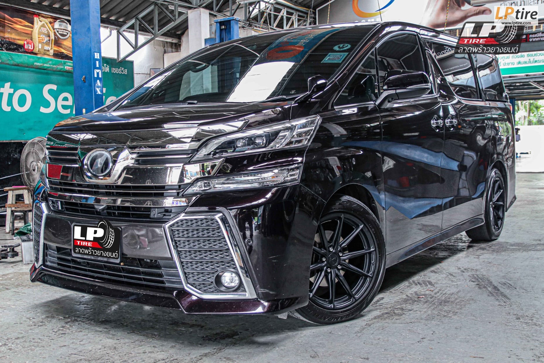 รถ - TOYOTA VELLFIRE ล้อแม็ก - VAGE VF01 (TMF-085) ดำด้าน ขอบ - 18x8.5 ET35 5x112-5x114.3
ยางเดิม -TOYO TRANPATH Lu II เบอร์ - 235/50-18