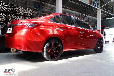 #TOYOTA#VIOS จัดล้อแม็ก #LENSO Jager Craft 17x7.5 ET35 4x100 #ดำเงามิลลิ่งก้านแดง พร้อมยางยนต์ YOKOHAMA #ES32 205/45-17 ปี20 + ฝาครอบ #BREMBO สีแดง สวยงามลงตัวมาก