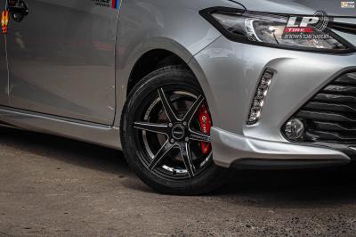 รถ -TOYOTA VIOSล้อแม็ก - INFERNO INF-8R RS ดำอันเดอร์คัตเงินก้านเงิน สเปค - 15x7 ET35 4x100 รัดยาง - ยางเดิม เบอร์ - 195/55-15