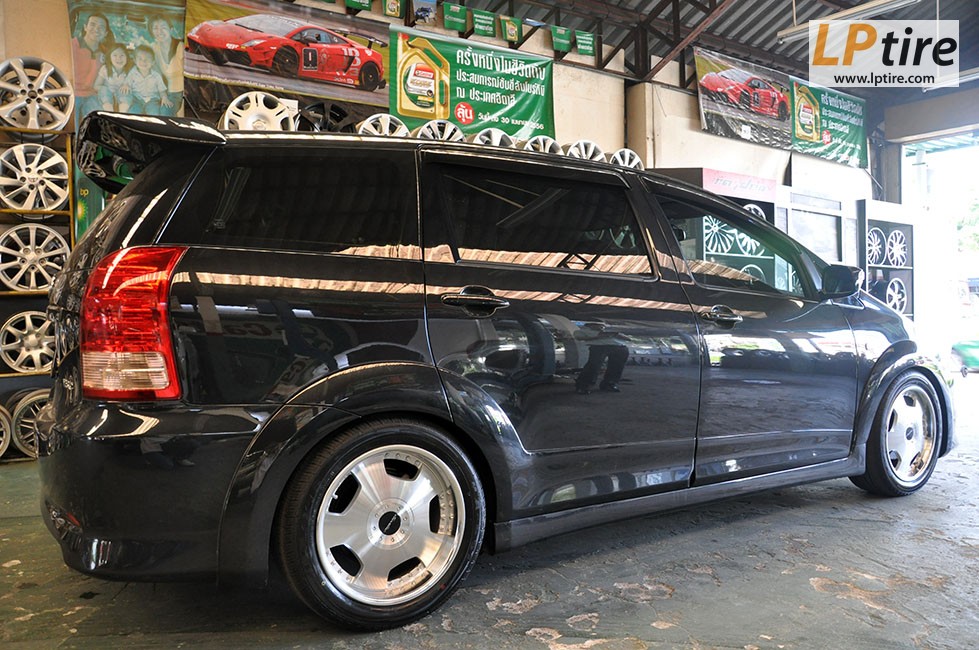 Toyota Wish + แม็ก VIP Euroline DZ 17นิ้ว + ยาง MAXXIS MA-651 215/50R17