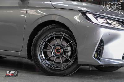 รถ - TOYOTA YARIS ล้อแม็ก - NK Performance NK105N Flowforming NK Dark สเปค - 16x7 ET35 4x100
ยาง -YOKOHAMA รุ่น Bluearth-FE AE30 เบอร์ - 195/60R16