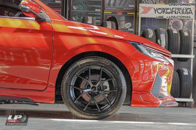 รถ - TOYOTA YARIS ล้อแม็ก - EmotionR FRX BY LENSO ดำด้าน สเปค - 17x7.5 ET35 4x100 รัดยาง - LENSO D-1CS เบอร์ - 215/50-17