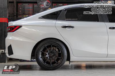 รถ - TOYOTA YARIS ATIV&nbsp;ล้อแม็ก - NK Performance NK28N (CE28) Flowforming DGM สเปค - 17x8 ET35 4x100&nbsp;ยาง- LENSO D-1CS เบอร์ -215/45-17 โช๊คอัพสตรัทปรับเกลียว Silvers รุ่น NeoMaxOne