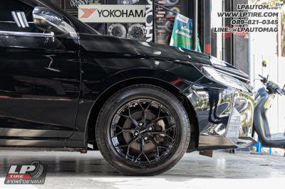 รถ - TOYOTA YARIS ATIV&nbsp;ล้อแม็ก - LENSO Jager J1B ดำเงา สเปค - 16x7 ET35 4x100 ใช้ยางเดิม