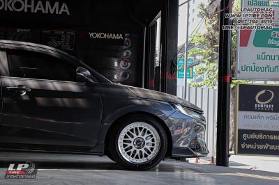 รถ - TOYOTA YARIS ล้อแม็ก - LENSO PDA-FRONTขาว สเปค - 17x7.5 ET42 4x100 ยาง - YOKOHAMA AE51 เบอร์ - 215/50-17 โช๊คอัพอัพเกรดรุ่น FITZ สามารถปรับแต่งความนุ่มหนึบให้ตอบโจทย์ทุกย่านความเร็วได้ 16 ระดับ