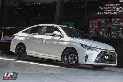 รถ - TOYOTA YARIS ล้อแม็ก - LENSO Jager Dyna ดำด้าน สเปค - 16x7 ET35 4x100 ยาง - YOKOHAMA BluEarth-FE AE30 เบอร์ - 195/60-16