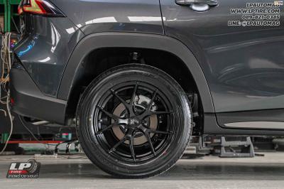 รถ - TOYOTA All-NEW YARIS CROSS ล้อแม็ก - LENSO Jager Dyna ดำด้าน สเปค -17x7.5 ET35 5x100
รัดยาง -YOKOHAMA AE61 เบอร์- 215/60-17