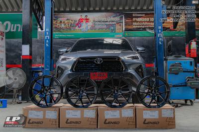 รถ - TOYOTA All-NEW YARIS CROSS ล้อแม็ก - LENSO Jager Dyna ดำด้าน สเปค -17x7.5 ET35 5x100
รัดยาง -YOKOHAMA AE61 เบอร์- 215/60-17