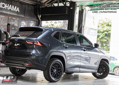 รถ - TOYOTA YARIS CROSS ล้อแม็ก - LENSO VENTUS ดำด้าน สเปค - 17x7 ET35 5x100 ยาง - YOKOHAMA AE61 เบอร์- 215/60 R17