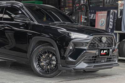 รถ - TOYOTA YARIS CROSS ล้อแม็ก - LENSO VENTUS ดำด้าน สเปค - 17x7 ET35 5x100 ใช้ยางเดิม