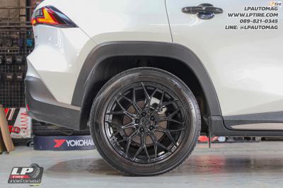 รถ - TOYOTA YARIS CROSS ล้อแม็ก - VAGE VF032 FlowForming V-BLACK สเปค - 18x8.5 ET35 5x100
ใช้ยางเดิม