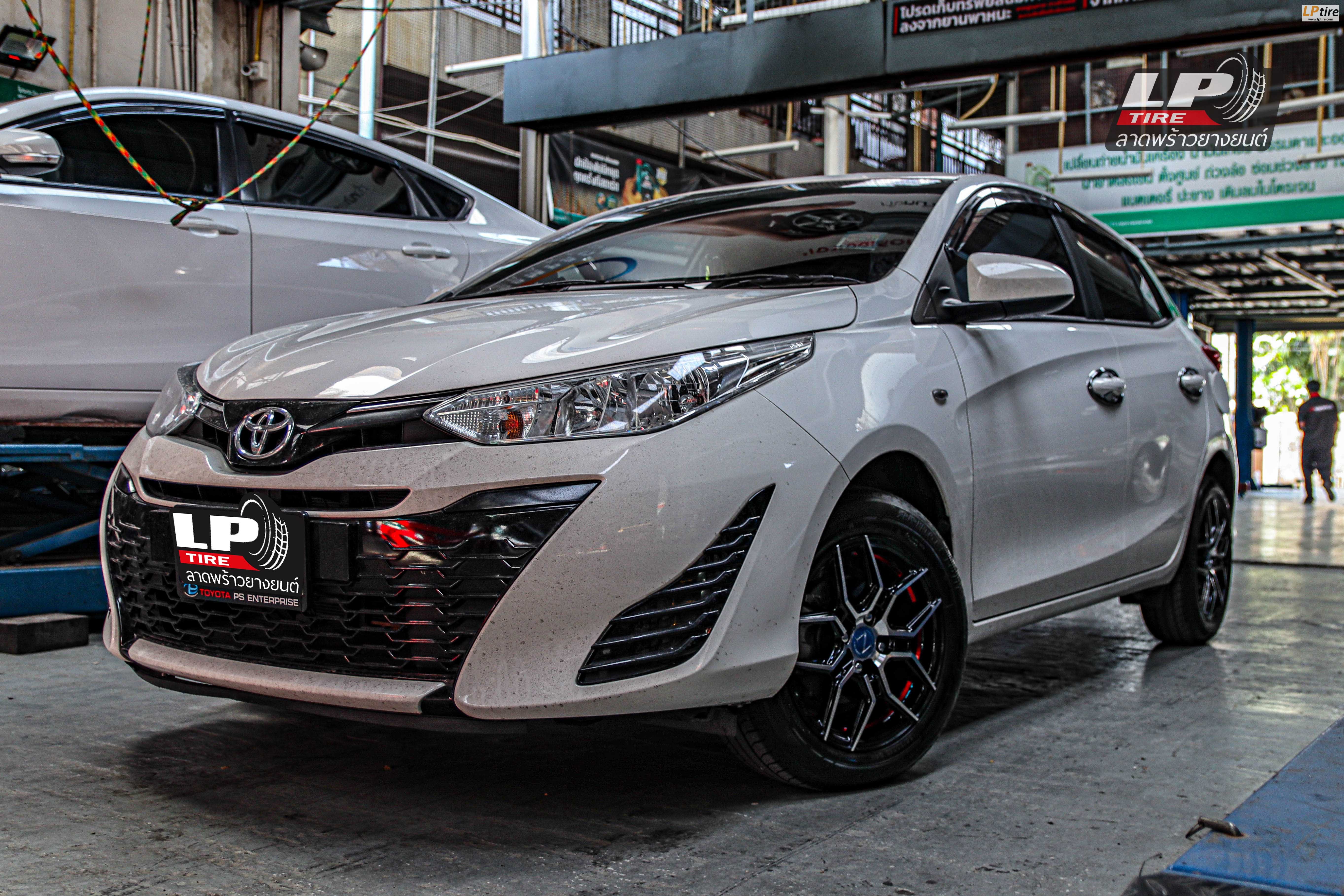 รถ - TOYOTA YARIS XP150 ล้อแม็ก - NAYA EVEREST-15 (3352) ดำหน้าเงาอันเดอร์คัตแดง สเปค - 15x6.5 ET40 4x100 ยางเดิม