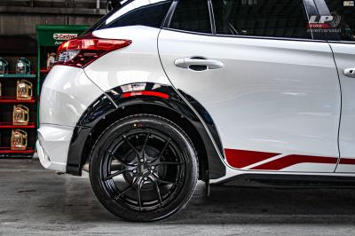 รถ -TOYOTA YARIS (ป้ายแดง) ล้อแม็ก - LENSO Jager Dyna ดำด้าน สเปค - 16x7 ET35 4x100
รัดยาง - YOKOHAMA AE51 เบอร์ - 195/50-16