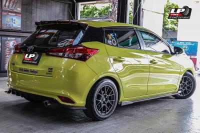 รถ - TOYOTA YARIS ล้อแม็ก -ADVANTI N971 PRESTO Flowforming เทากัน ขอบ - 15x7 ET35 4x100 ยาง - KOMHO PS31 เบอร์ - 195/55-15