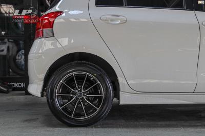 รถ - TOYOTA YARIS XP130 ล้อแม็ก - ENKEI DRACO ดำหน้าเงา สเปค - 15x6.5 ET38 4x100
รัดยาง - ALLIANCE AL30 030Ex เบอร์ - 195/55-15