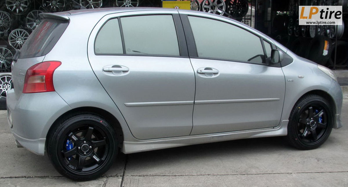 Toyota Yaris + เเม็กลาย Volh Rays TE37 17นิ้ว สีดำด้าน + ยาง DUNLOP LM 703 205/45-17