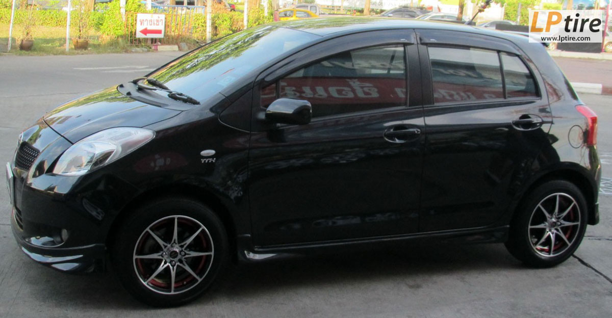 Toyota Yaris + ล้อแม็ก YACHIYODA LW-01 15นิ้ว สีดำหน้าเงาขลิบแดง