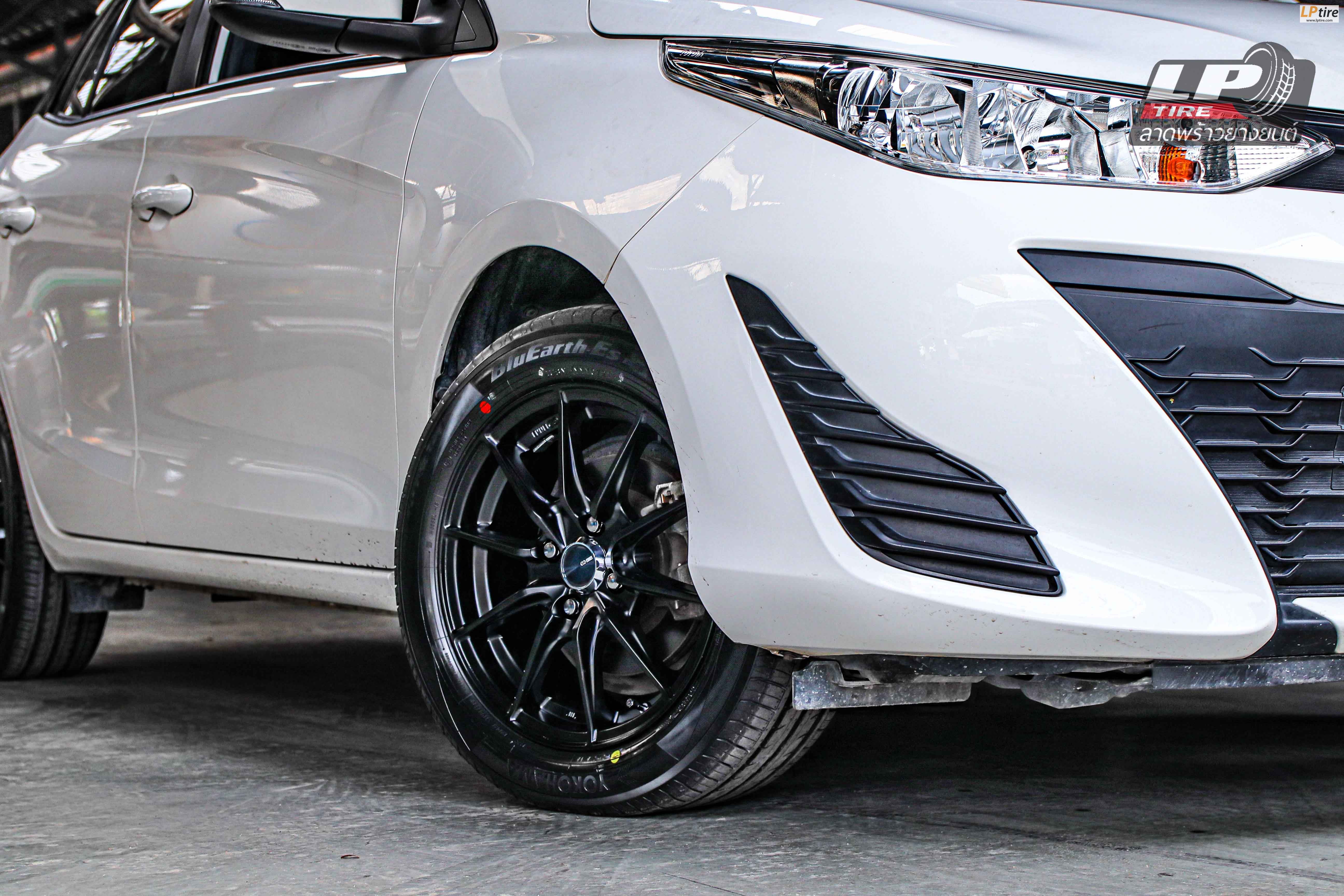 รถ -TOYOTA YARIS ล้อแม็ก - ENKEI DRACO ดำด้าน สเปค - 15x6.5 ET38 4x100 รัดยาง - YOKOHAMA ES32 เบอร์ - 195/55-15