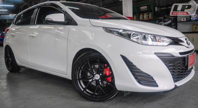 Toyota Yaris + แม็ก HRE ZX062 ขอบ17 สีดำด้าน + ยางรถยนต์ YOKOHAMA V552 205/45-17