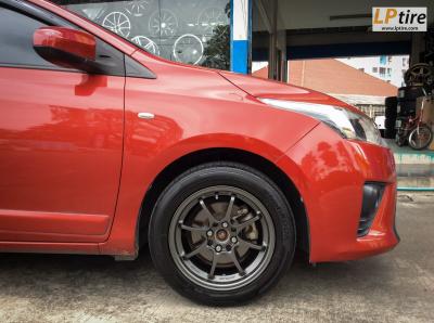 TOYOTA YARIS + ล้อแม็ก CE28 ขอบ 15 สีเทา + ยางรถยนต์ HANKOOK 195/55-15